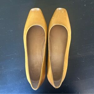 Cute tan mini wooden block heel Madewell shoes.